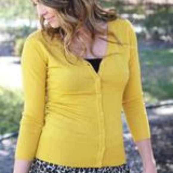 NWT Yellow button down cardigan - M - Picture 4 of 4